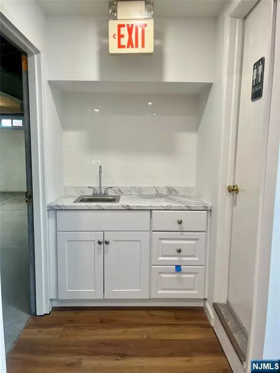 Carlstadt, NJ 07072,446 Hackensack #lower level