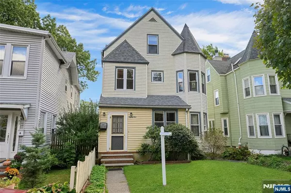 Montclair, NJ 07042,81 Fullerton AVE