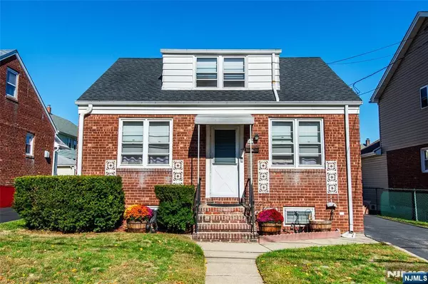 14 Hobart PL, Clifton, NJ 07011