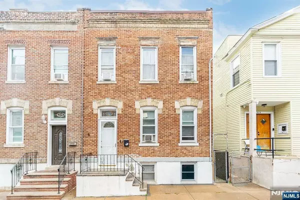 577 N 9th ST, Newark, NJ 07107