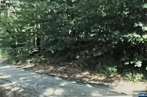 3 Neptune RD, West Milford, NJ 07421