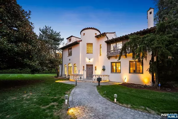 3 Serafin PL, Glen Rock, NJ 07452