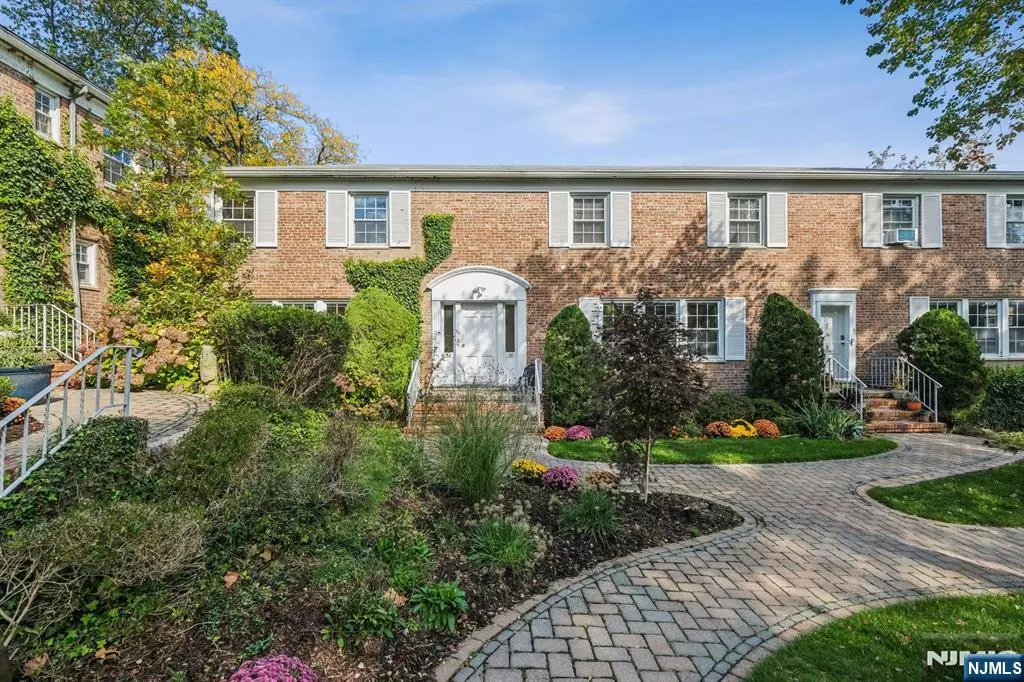 Montclair, NJ 07042,12 Mountain AVE #38