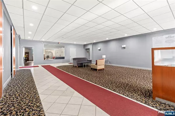 Passaic, NJ 07055,170-202 Lafayette Ave #6i