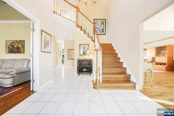 Montville Township, NJ 07082,11 Jarombek DR