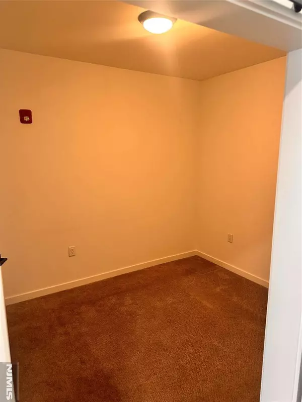 East Rutherford, NJ 07073,480 Paterson AVE #303