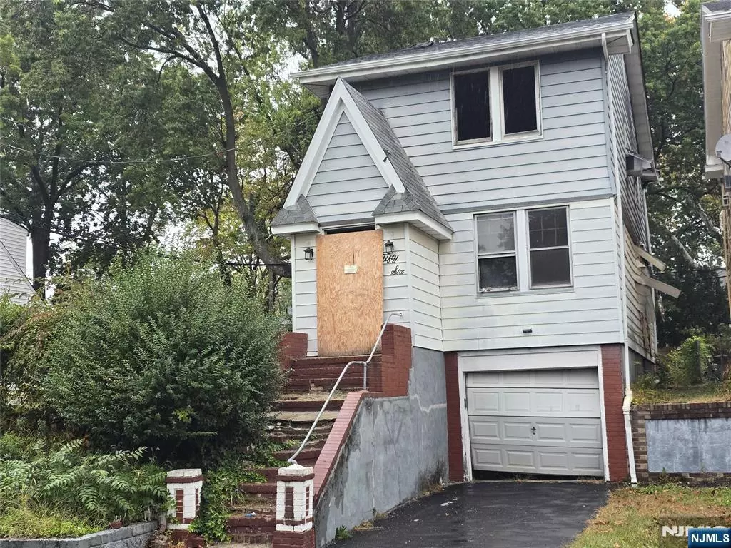 East Orange, NJ 07017,56 Fair ST