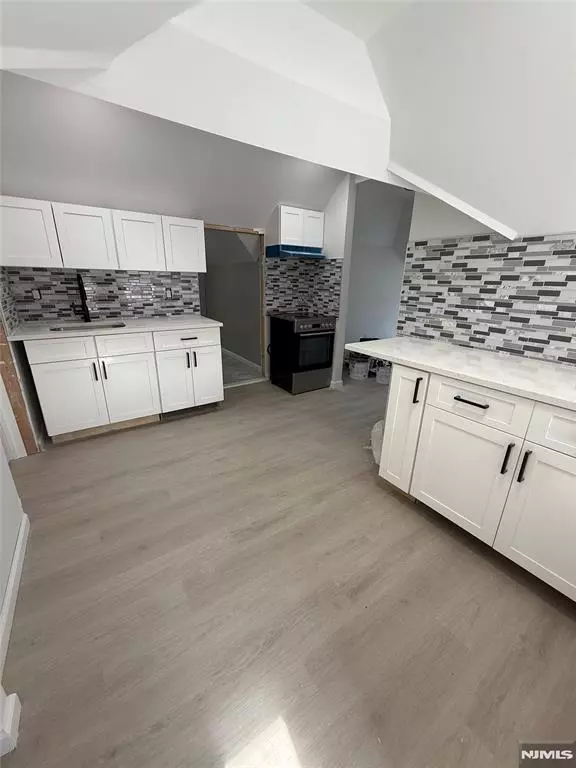 Lyndhurst, NJ 07071,315 Chase #3