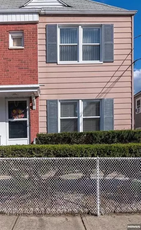 30 Kelly Pkwy #2, Bayonne, NJ 07002