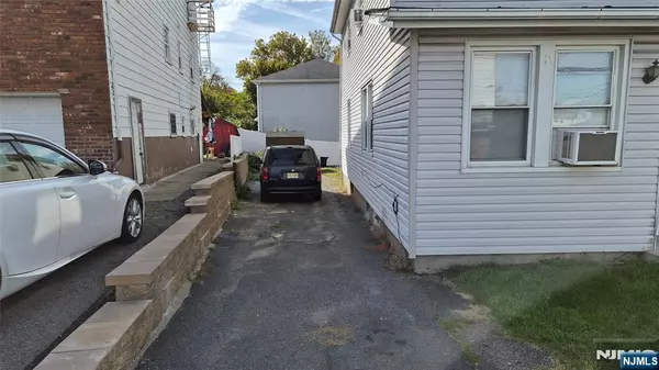 Woodland Park, NJ 07424,11 Woodrow AVE