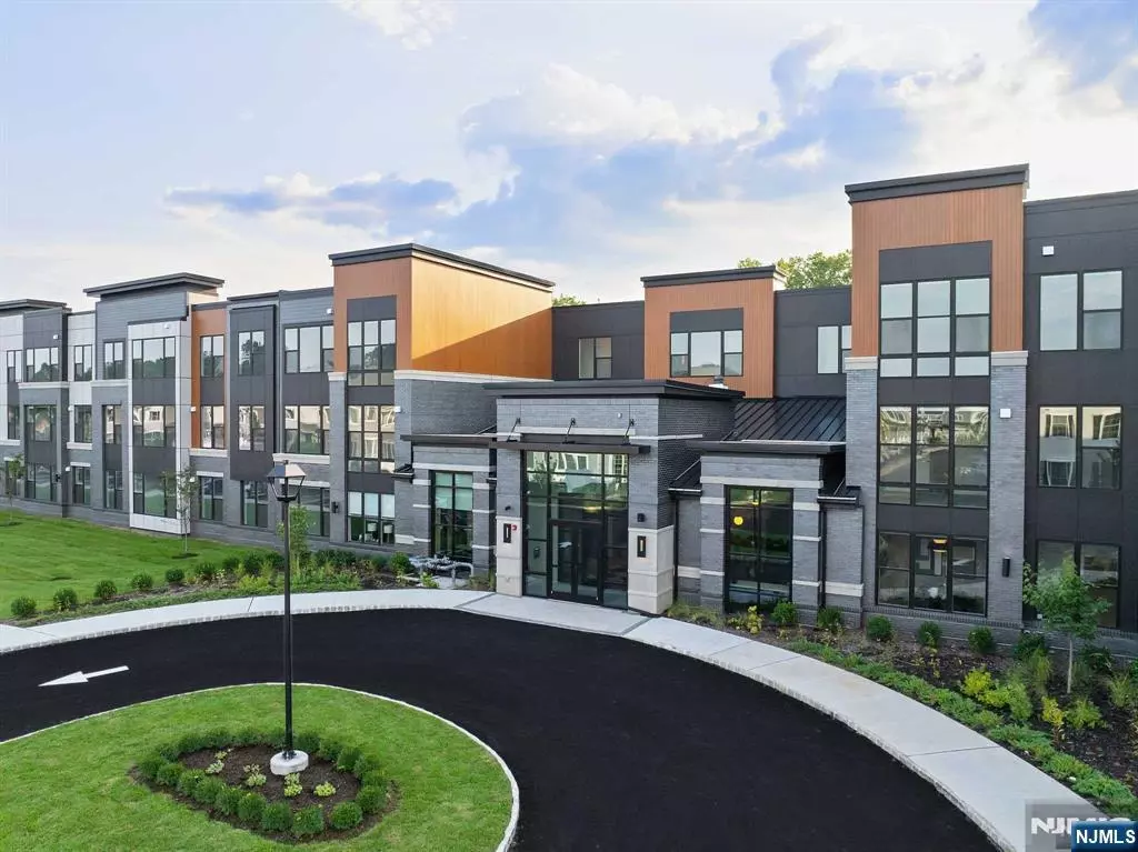 Old Tappan, NJ 07675,18 Park AVE #1136