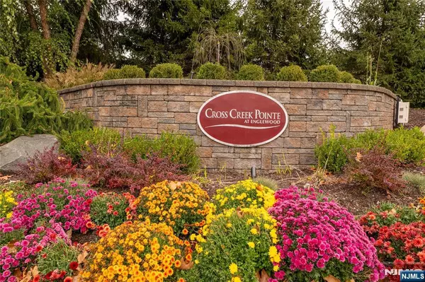 56 Fox Run DR #56, Englewood, NJ 07631