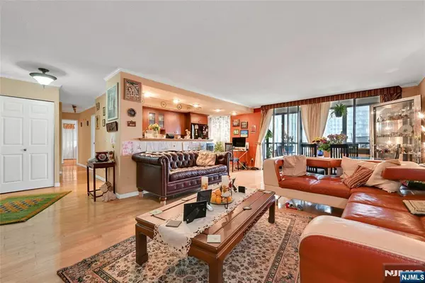 Cliffside Park, NJ 07010,200 Winston DR #1807