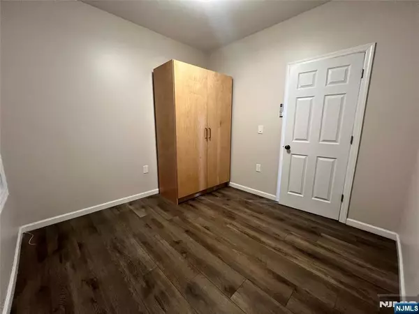 Clifton, NJ 07011,113 2nd ST #2