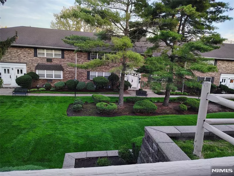 54 E Maple ST #54, Teaneck, NJ 07666