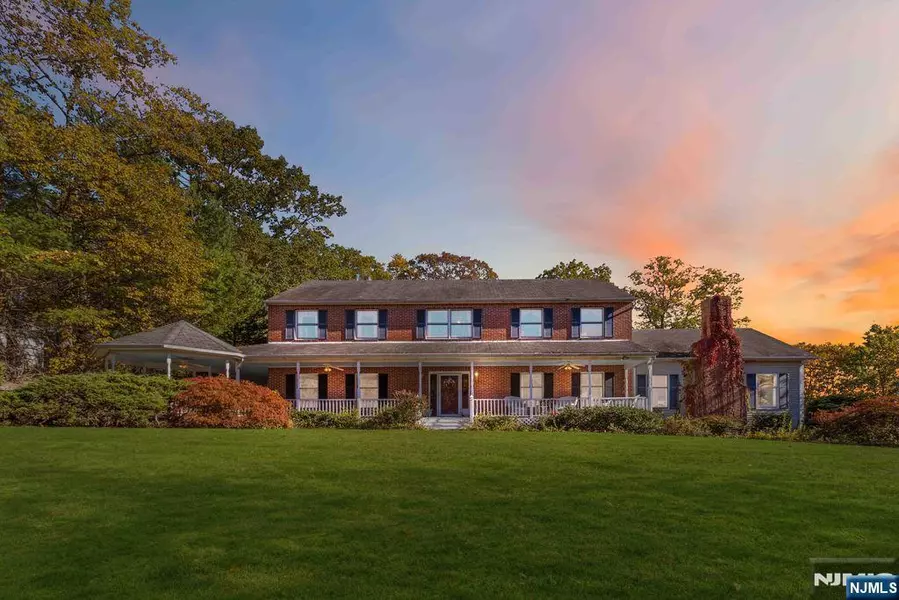 2 Upper Lake RD, Jefferson Township, NJ 07438