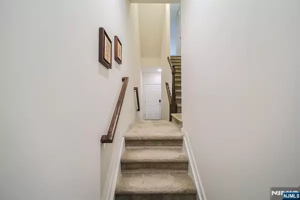 Wood Ridge, NJ 07075,120 Wesmont DR