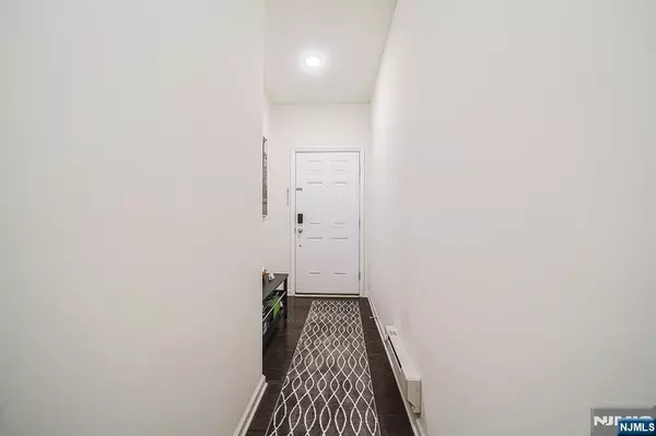 Wood Ridge, NJ 07075,120 Wesmont DR