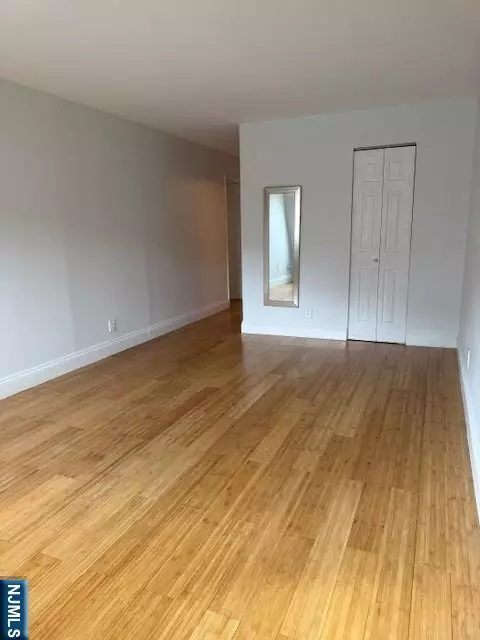 Edgewater, NJ 07020,1111 River RD #20G