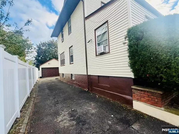 Paterson, NJ 07502,28 Arlington AVE