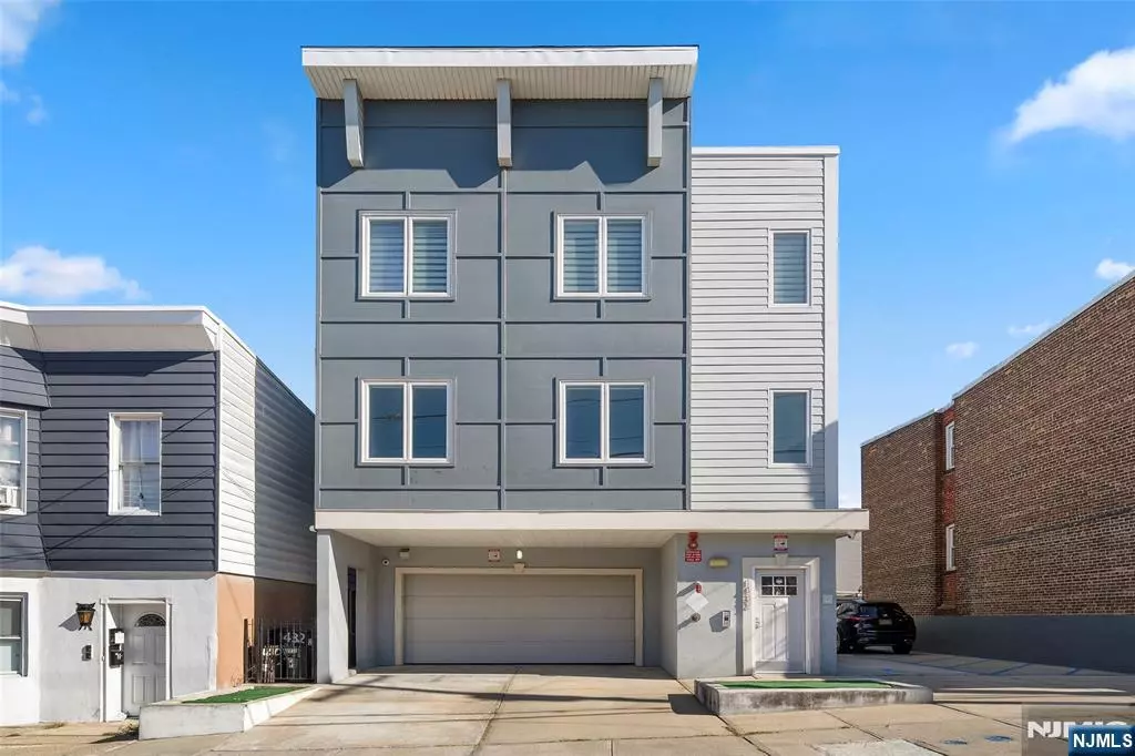 North Bergen, NJ 07047,1432 46th ST