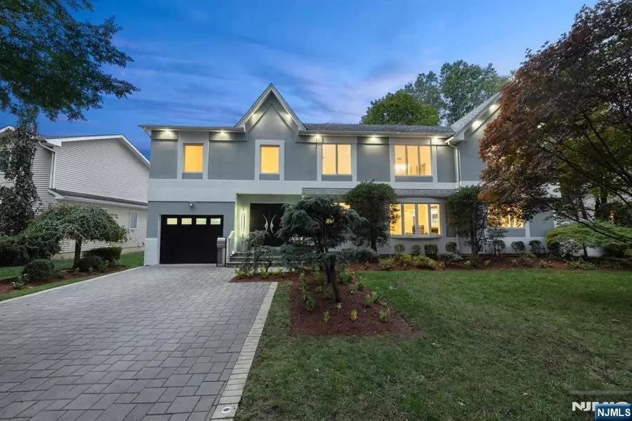 827 Alden RD, Paramus, NJ 07652