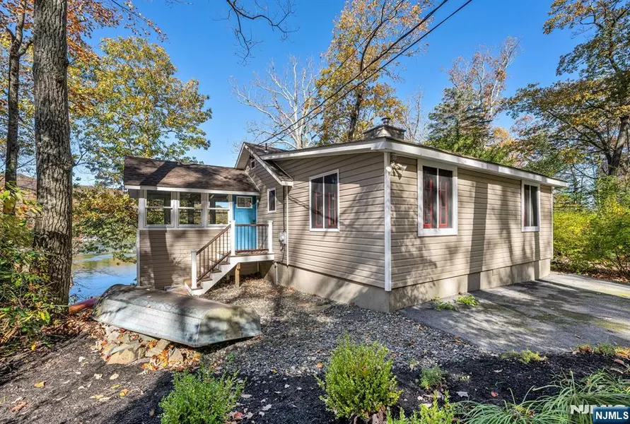 2014 W Lakeside DR, Vernon, NJ 07422