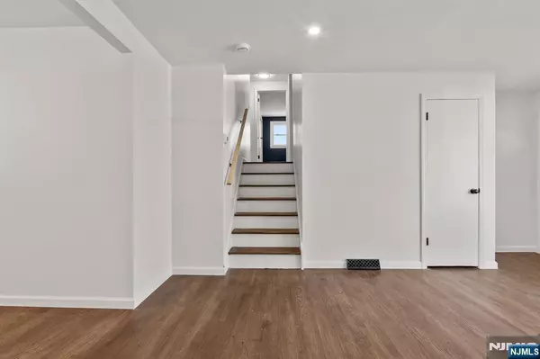 Bayonne, NJ 07002,46 Evergreen ST