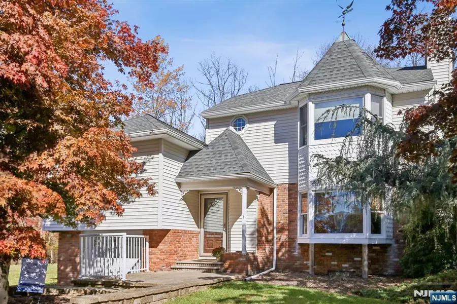 4 Ledgewood TRL, Kinnelon Borough, NJ 07405