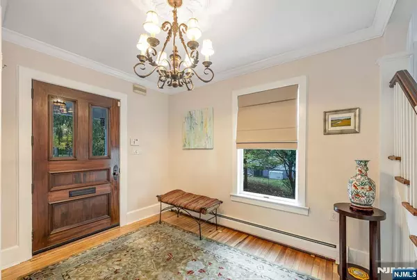 Closter, NJ 07624,175 High ST