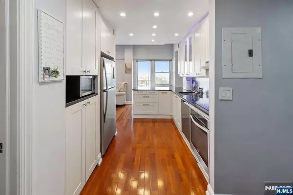 West New York, NJ 07093,6600 JFK Blvd E #23J