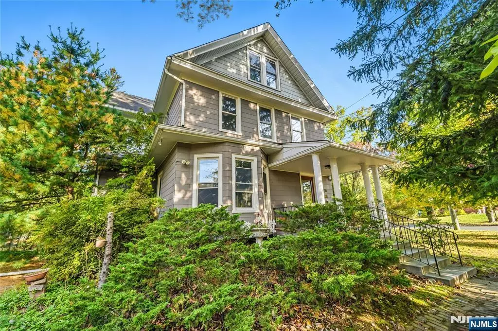 Harrington Park, NJ 07640,150 Tappan RD #2