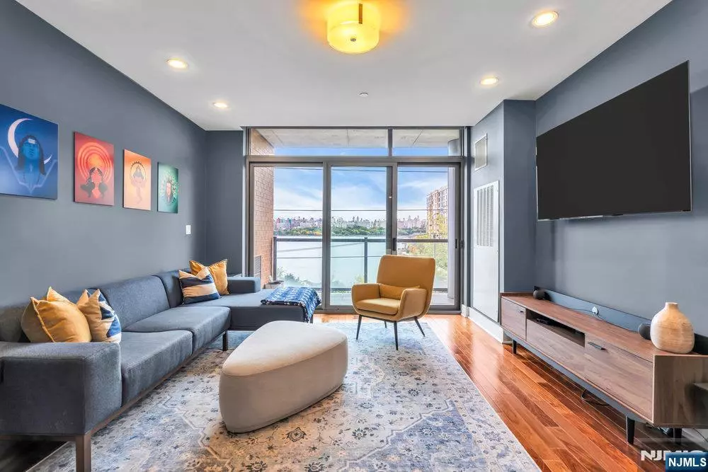 North Bergen, NJ 07047,8125 River RD #5C