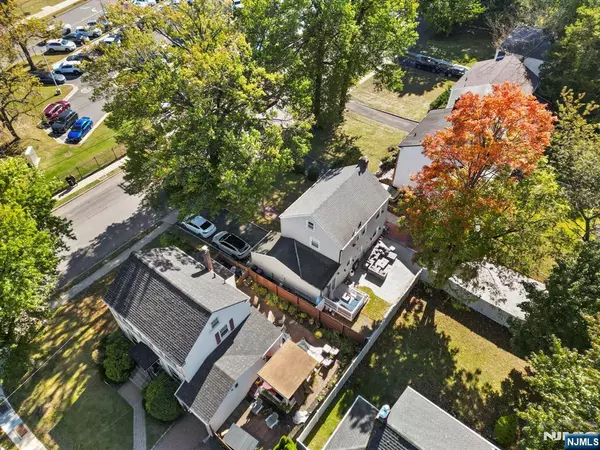 Orange, NJ 07050,663 Center ST