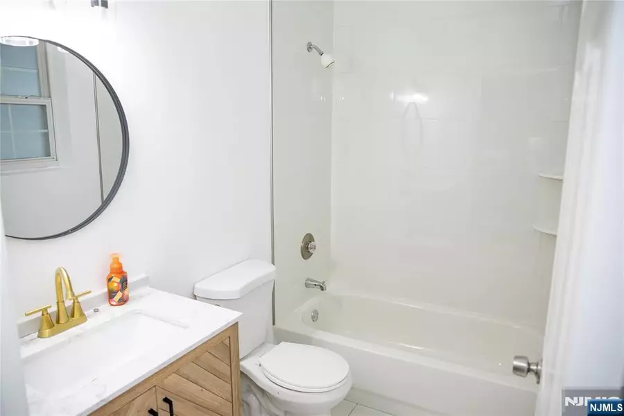 248 Oradell AVE, Paramus, NJ 07652