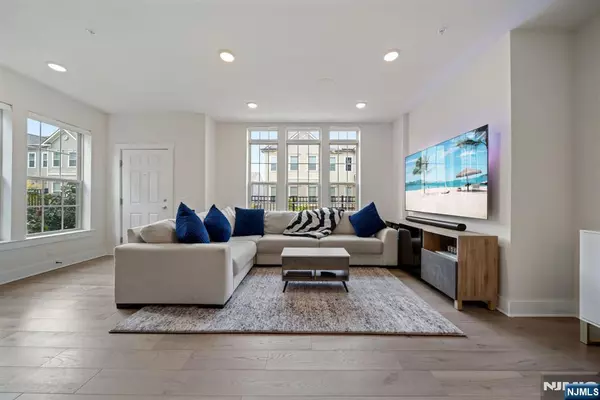 16 Arnold DR #5308, Wood Ridge, NJ 07075