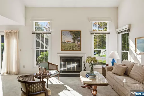 188 Grandview LN, Mahwah, NJ 07430