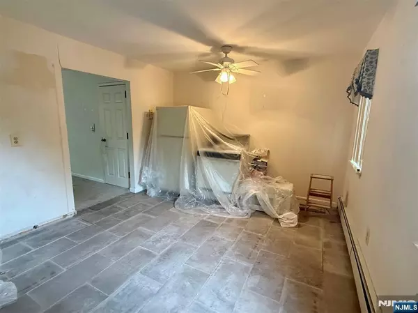 Denville Township, NJ 07834,19 Savage RD