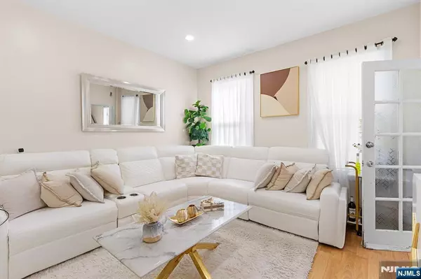 Paterson, NJ 07513,1048 22nd ST