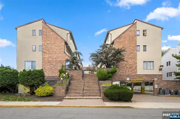 1333 15th ST, Fort Lee, NJ 07024