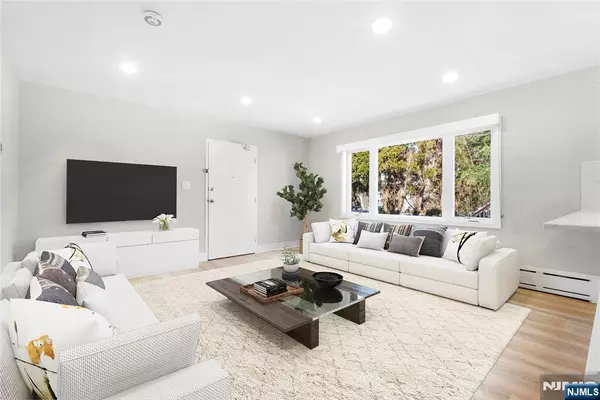 539 Undercliff AVE #2, Edgewater, NJ 07020