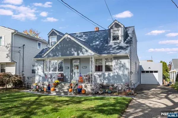 163 Hillman DR, Elmwood Park, NJ 07407