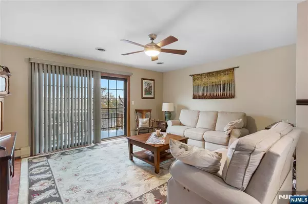 Wallington, NJ 07057,3 Ross RD