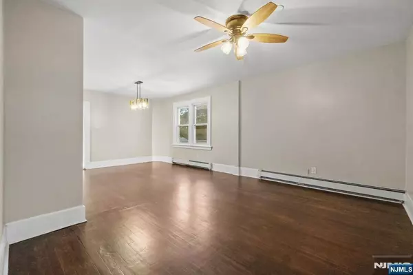 Maplewood, NJ 07040,26 Van Ness TER