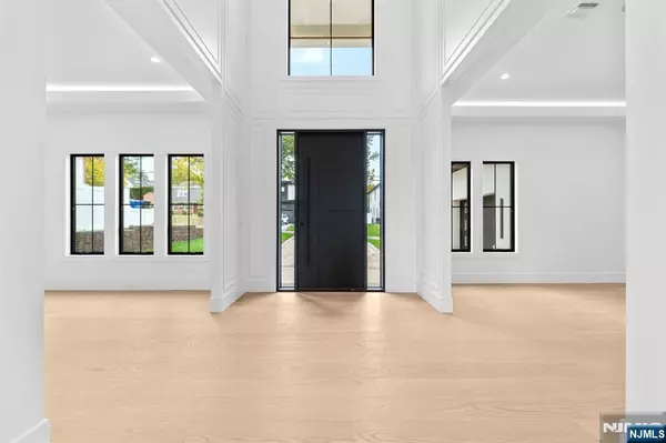 Paramus, NJ 07652,156 Stuart ST