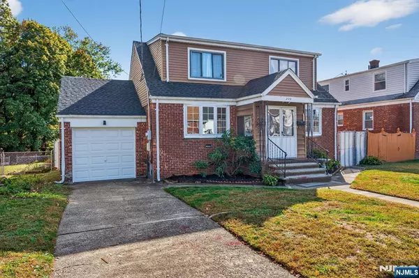 220 Hillman DR, Elmwood Park, NJ 07407