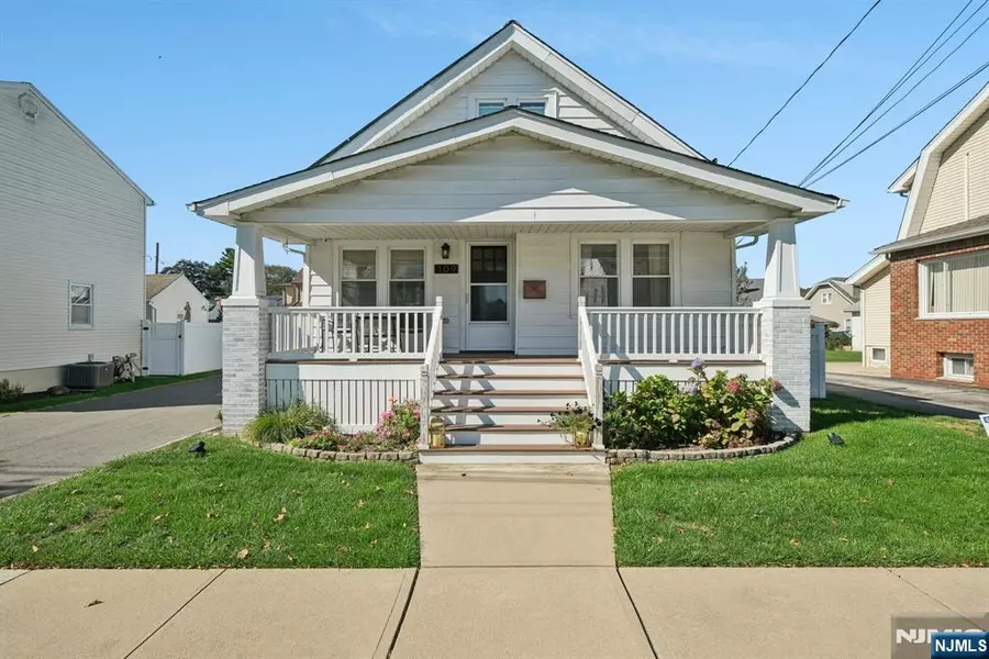 109 Washington PL, Totowa, NJ 07512