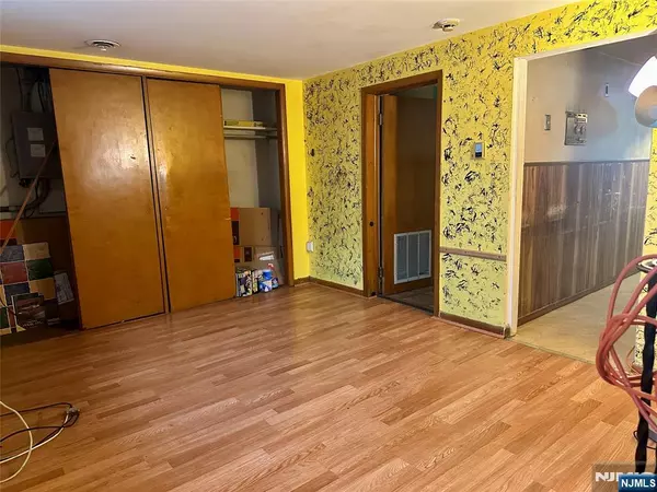 Garfield, NJ 07026,70 Orchard ST