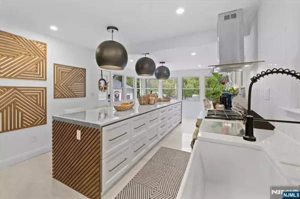 338 S Van Dien AVE, Ridgewood, NJ 07450