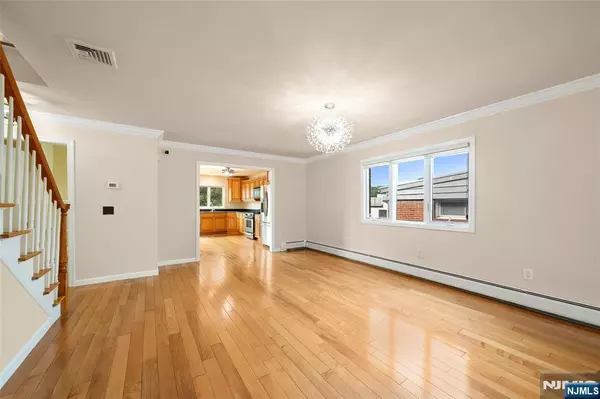 Palisades Park, NJ 07650,269 7th ST